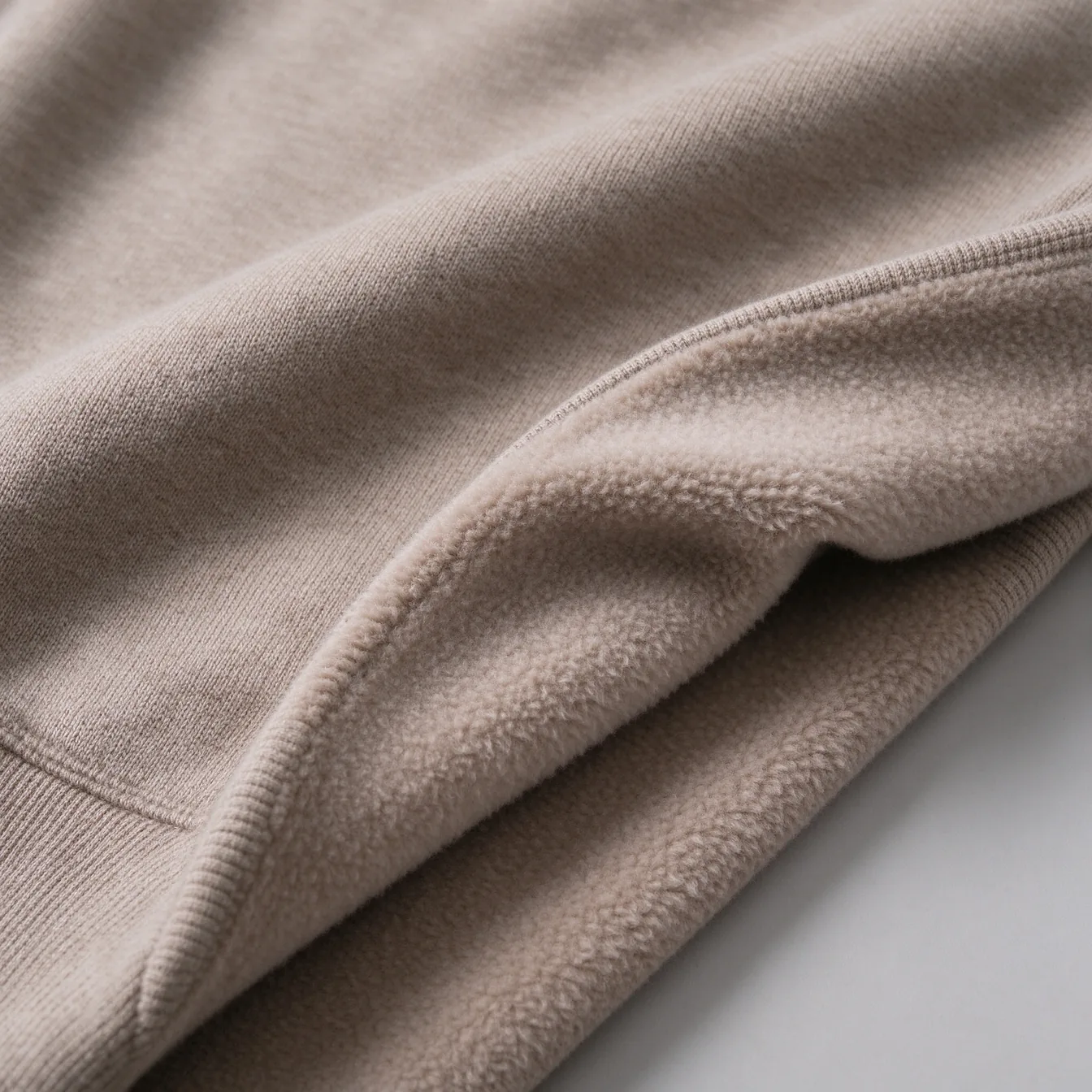 抓绒(Brushed Fleece)